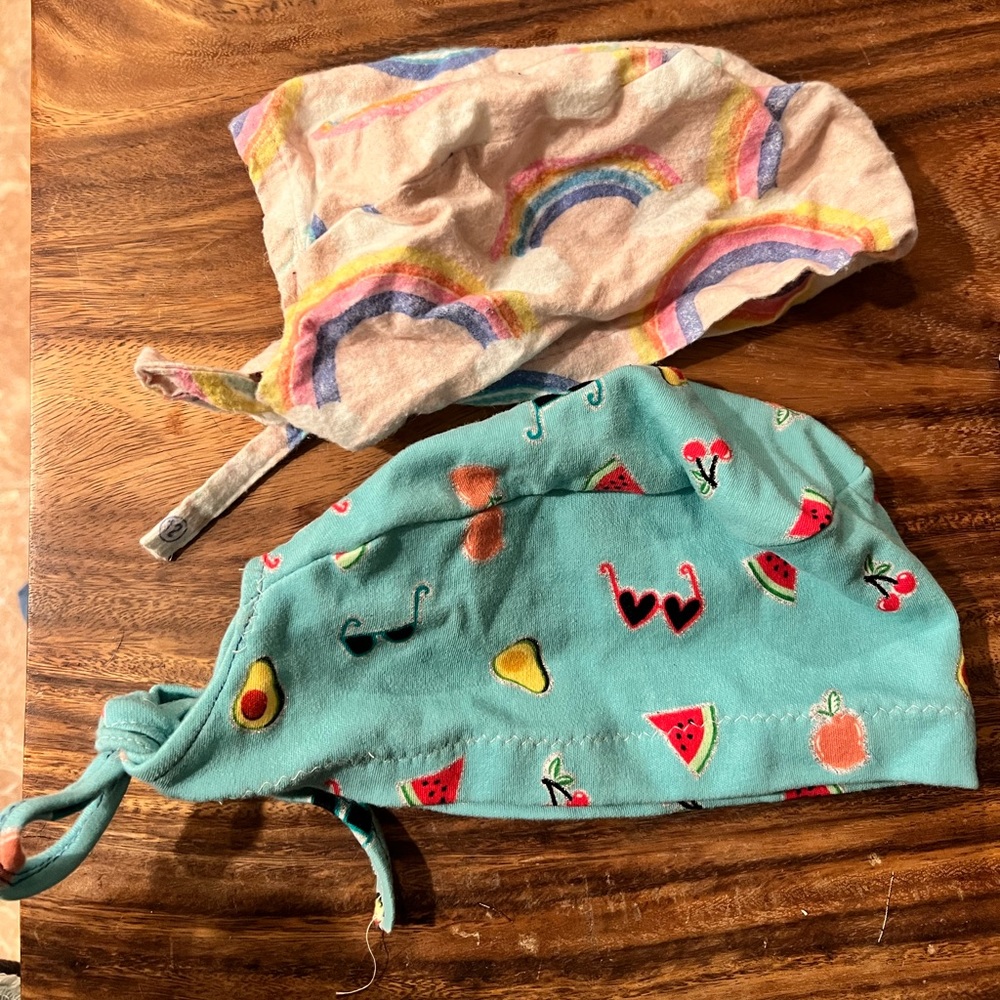 2 cute surgical scrub caps !! Covid19🌈